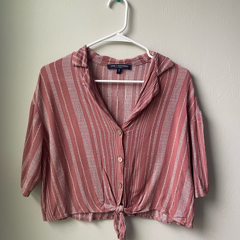 Cropped striped pink blouse